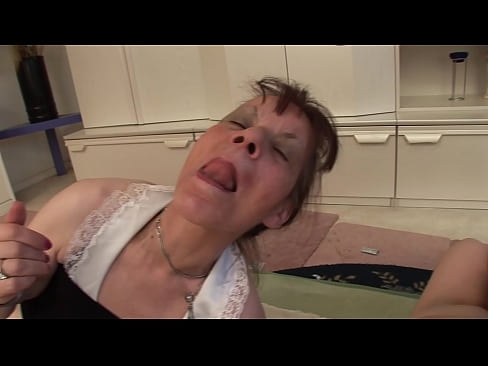 ❤️ Tá triúr ag beirt sheanmháthair agus seanathair amháin ❤  Porn fb  ag ga.porngifmag-com.ru ️❤