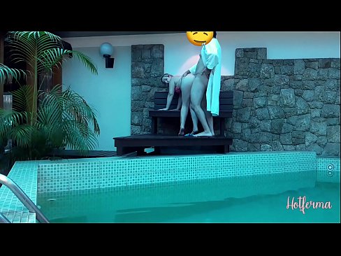 ❤️ Tugann Boss cuireadh chuig an linn snámha, ach ní fhéadfadh sé cur i gcoinne te ❤  Porn fb  ag ga.porngifmag-com.ru ️❤